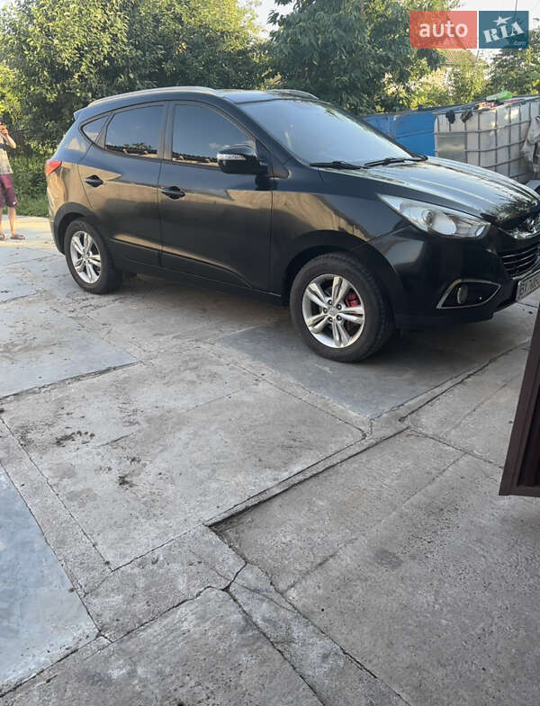Внедорожник / Кроссовер Hyundai ix35 2011 в Старой Синяве