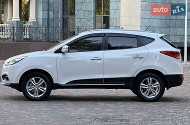 Позашляховик / Кросовер Hyundai ix35 2013 в 
