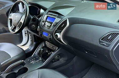 Позашляховик / Кросовер Hyundai ix35 2013 в 