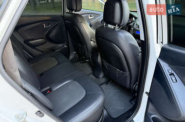Позашляховик / Кросовер Hyundai ix35 2013 в 