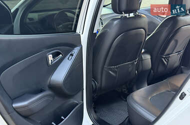 Позашляховик / Кросовер Hyundai ix35 2013 в 