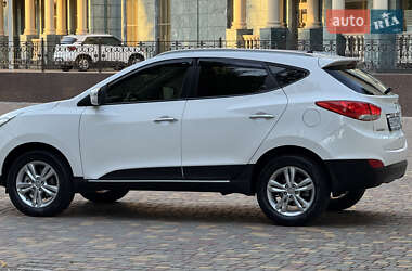 Позашляховик / Кросовер Hyundai ix35 2013 в 