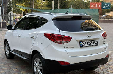 Позашляховик / Кросовер Hyundai ix35 2013 в 