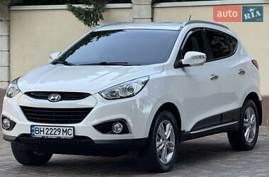 Позашляховик / Кросовер Hyundai ix35 2013 в 