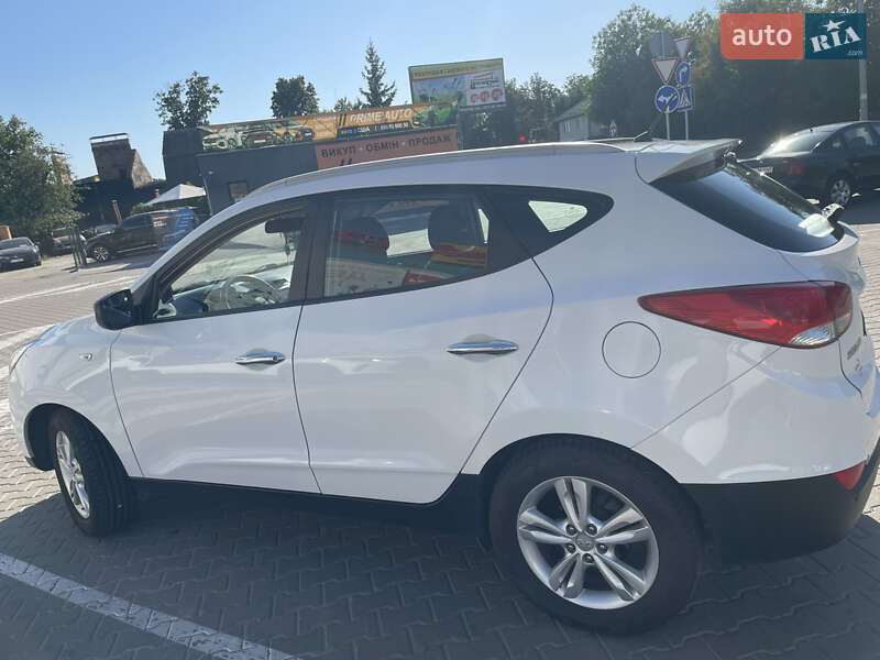 Позашляховик / Кросовер Hyundai ix35 2011 в Вишневому