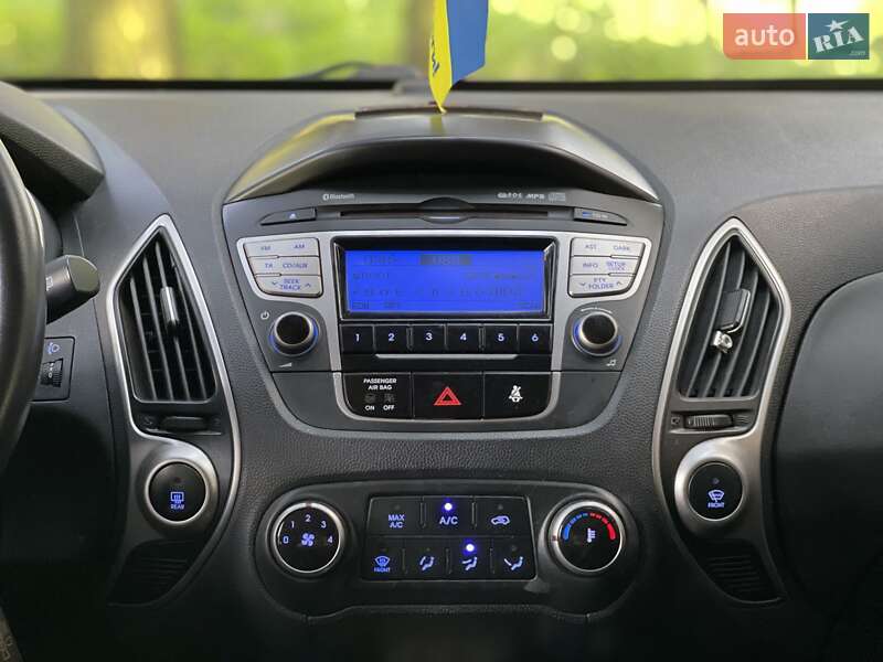 Позашляховик / Кросовер Hyundai ix35 2010 в Бурштині