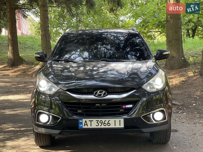 Позашляховик / Кросовер Hyundai ix35 2010 в Бурштині
