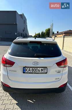 Внедорожник / Кроссовер Hyundai ix35 2011 в 