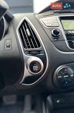 Внедорожник / Кроссовер Hyundai ix35 2011 в 