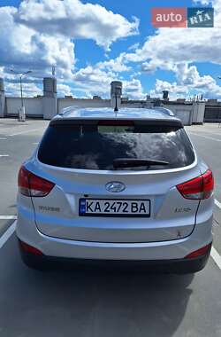 Внедорожник / Кроссовер Hyundai ix35 2010 в 