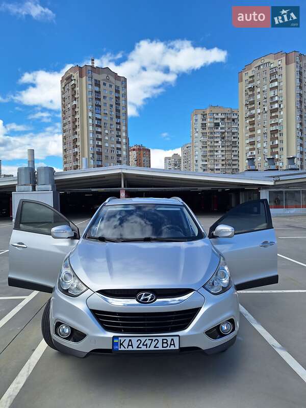 Позашляховик / Кросовер Hyundai ix35 2010 в Києві