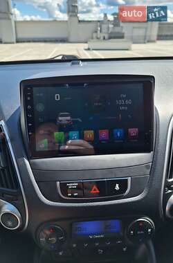 Внедорожник / Кроссовер Hyundai ix35 2010 в 