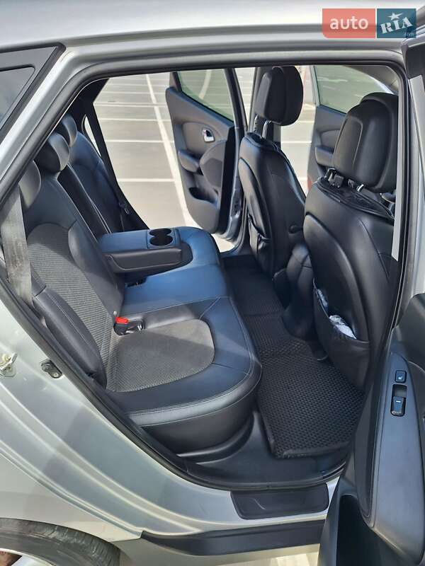 Позашляховик / Кросовер Hyundai ix35 2010 в Києві