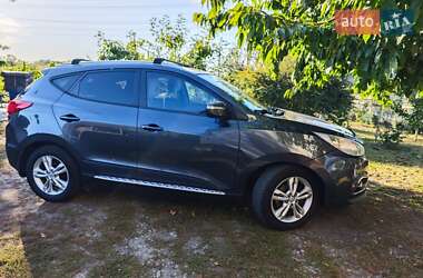 Внедорожник / Кроссовер Hyundai ix35 2010 в 