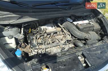 Позашляховик / Кросовер Hyundai ix35 2012 в 