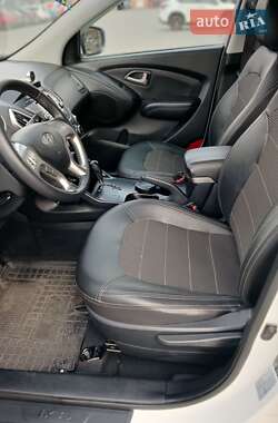 Внедорожник / Кроссовер Hyundai ix35 2012 в 
