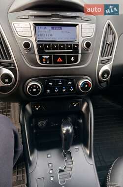 Внедорожник / Кроссовер Hyundai ix35 2012 в 