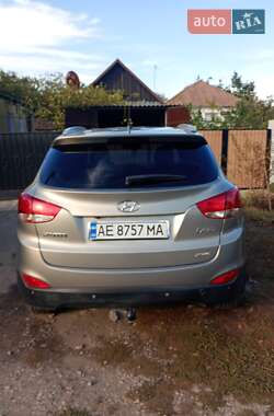 Внедорожник / Кроссовер Hyundai ix35 2011 в 