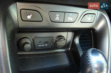 Внедорожник / Кроссовер Hyundai ix35 2014 в 