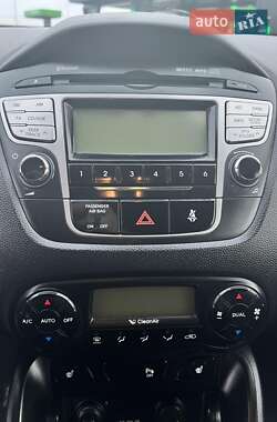 Внедорожник / Кроссовер Hyundai ix35 2011 в 