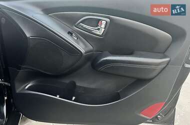 Внедорожник / Кроссовер Hyundai ix35 2011 в 