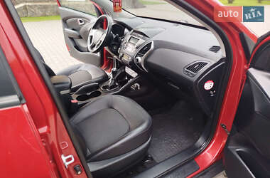 Внедорожник / Кроссовер Hyundai ix35 2011 в 