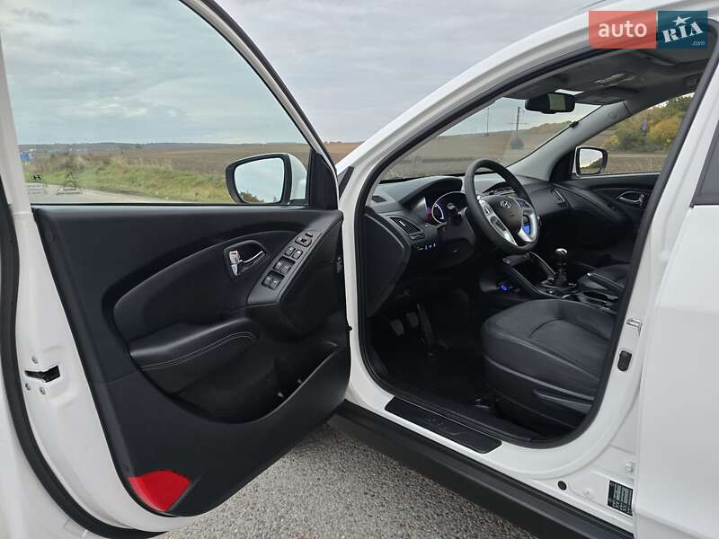 Внедорожник / Кроссовер Hyundai ix35 2012 в Калуше