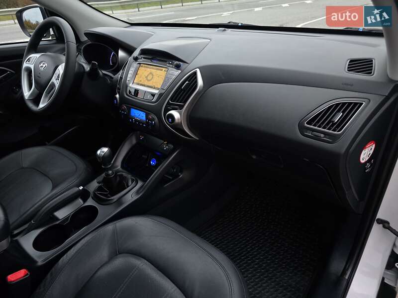 Внедорожник / Кроссовер Hyundai ix35 2012 в Калуше