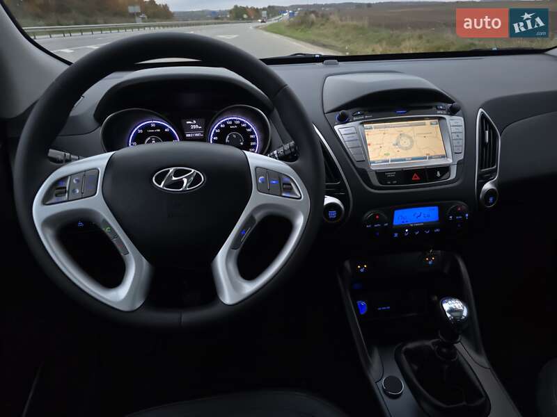 Внедорожник / Кроссовер Hyundai ix35 2012 в Калуше