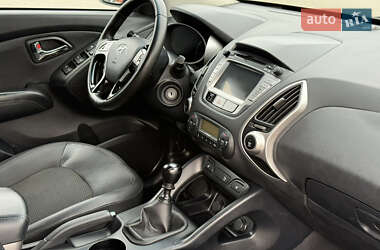 Позашляховик / Кросовер Hyundai ix35 2012 в 