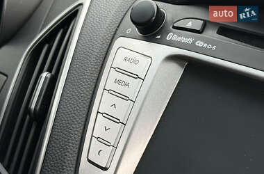 Позашляховик / Кросовер Hyundai ix35 2012 в 