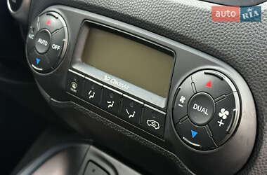 Позашляховик / Кросовер Hyundai ix35 2012 в 