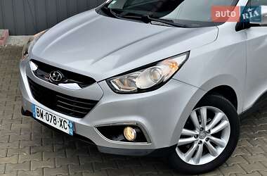 Внедорожник / Кроссовер Hyundai ix35 2012 в 