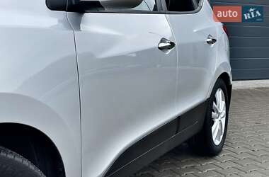 Внедорожник / Кроссовер Hyundai ix35 2012 в 