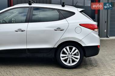 Внедорожник / Кроссовер Hyundai ix35 2012 в 