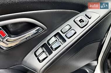 Внедорожник / Кроссовер Hyundai ix35 2012 в 
