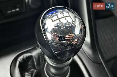 Внедорожник / Кроссовер Hyundai ix35 2012 в 