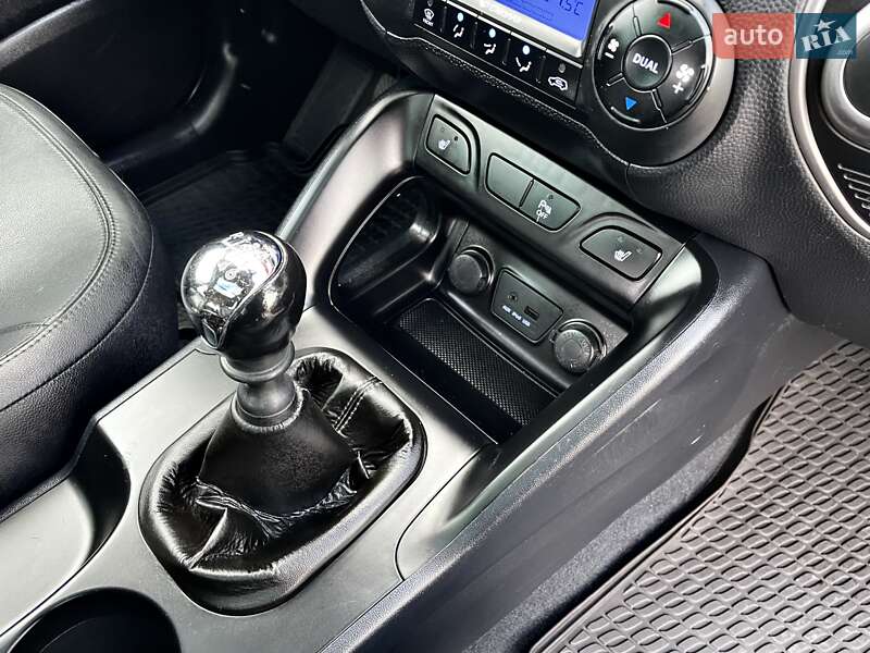 Позашляховик / Кросовер Hyundai ix35 2012 в Ковелі