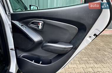 Внедорожник / Кроссовер Hyundai ix35 2012 в 