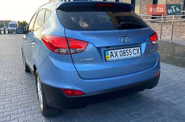 Внедорожник / Кроссовер Hyundai ix35 2012 в 