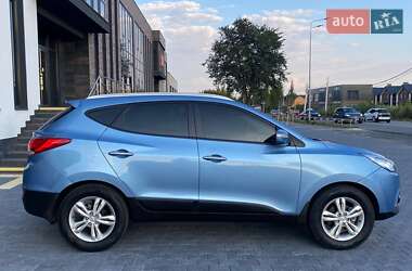 Внедорожник / Кроссовер Hyundai ix35 2012 в 