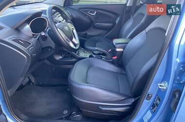 Внедорожник / Кроссовер Hyundai ix35 2012 в 