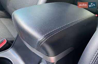Внедорожник / Кроссовер Hyundai ix35 2012 в 