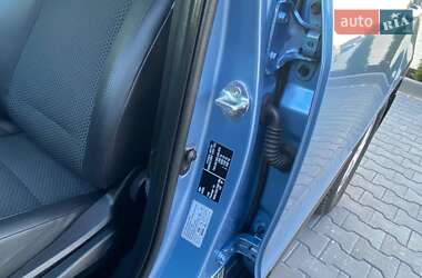 Внедорожник / Кроссовер Hyundai ix35 2012 в 
