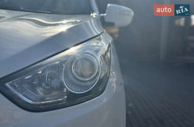 Внедорожник / Кроссовер Hyundai ix35 2012 в 