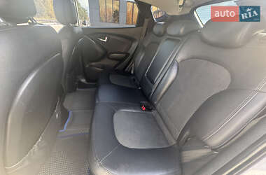 Внедорожник / Кроссовер Hyundai ix35 2012 в 