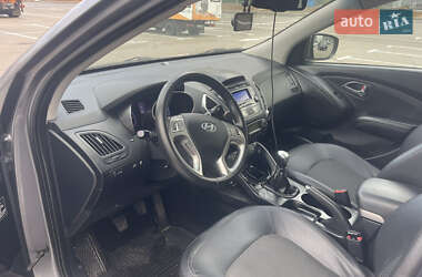 Внедорожник / Кроссовер Hyundai ix35 2011 в 