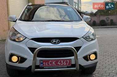 Внедорожник / Кроссовер Hyundai ix35 2012 в 