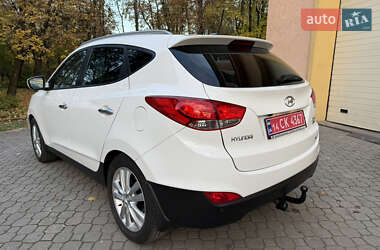 Внедорожник / Кроссовер Hyundai ix35 2012 в 
