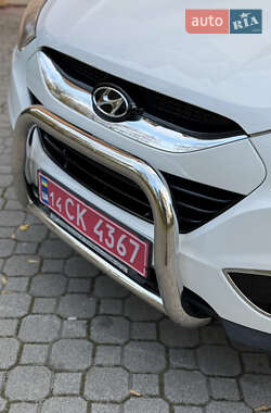 Внедорожник / Кроссовер Hyundai ix35 2012 в 